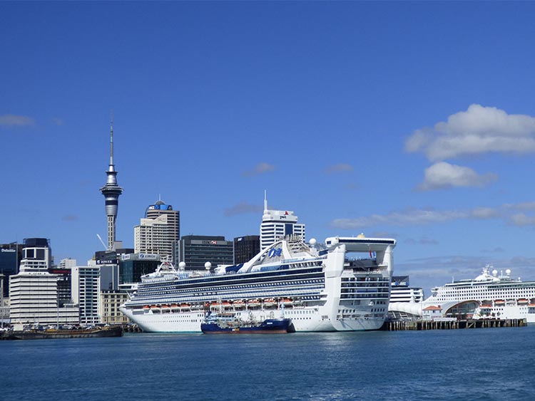 新西兰护照免签国家一览！